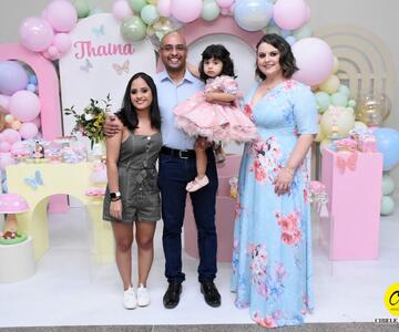 No mundo encantado a lindinha Thainá Lázaro Umburanas Feres comemorou seu 2º aninho