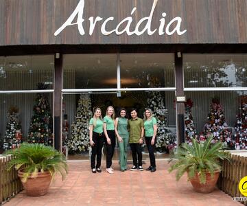 O EXPRESSO ARCÁDIA apresenta o showroom natalino /22. O encantamento do clima de Natal já está loja, na Av. dos Jacarandás,3283