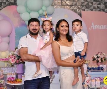 Amanda Santos Gomes comemorou seu 4º aniversário com uma linda festa do Unicórnio