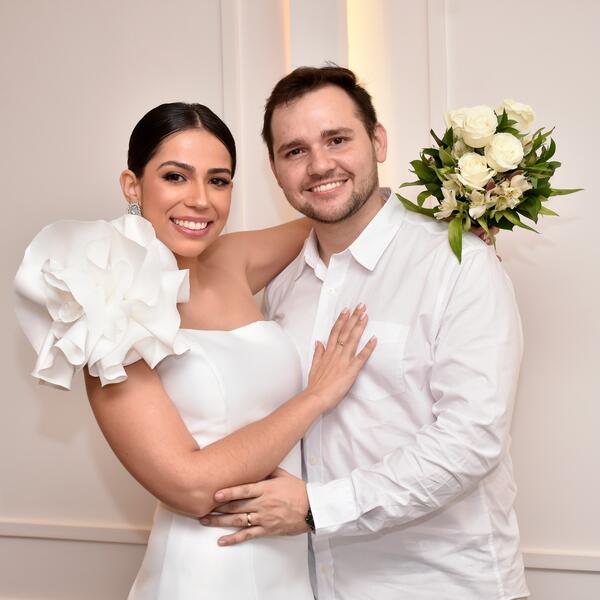 Lucas Bortolanza e Maria Eduarda Estrela Borowski uniram- se em matrimônio no cartório de Registro Civil